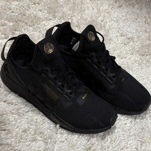 Adidas Men's Black and Gold Sneakers
